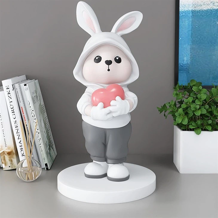 Hoodie Bunny Heart Statue